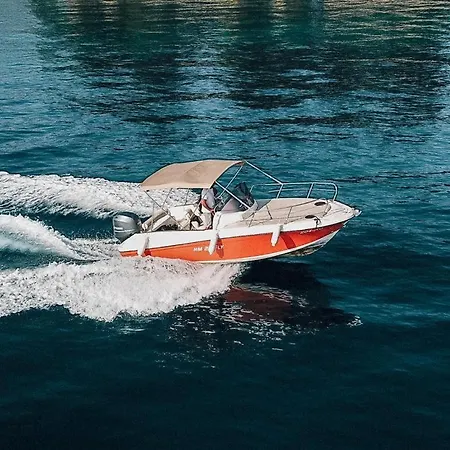 Em Kastelo Apartment