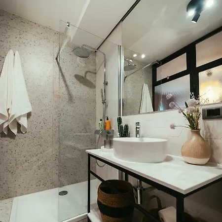 Em Kastelo דירה *